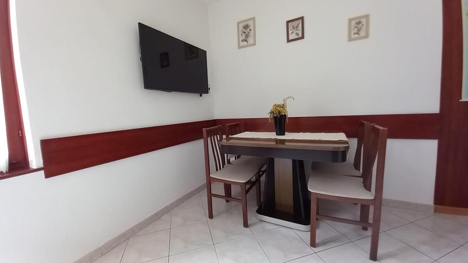 פורץ Apartment A4 Ines Near Beach מראה חיצוני תמונה